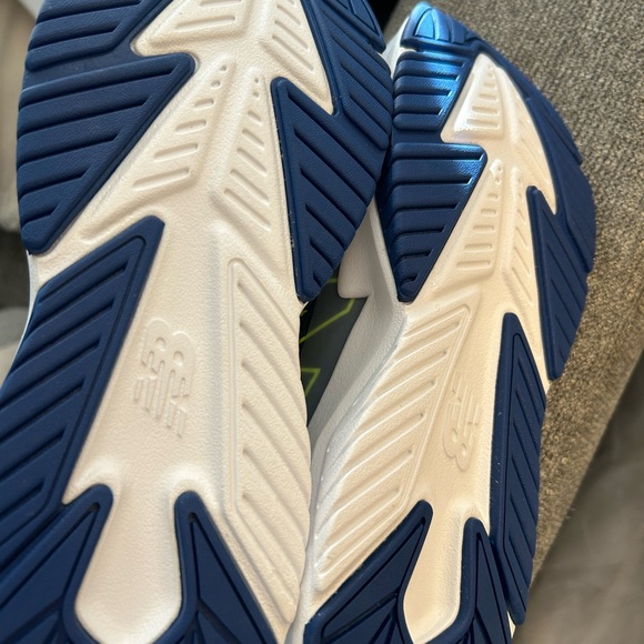 Brand New! NEW BALANCE SNEAKERS!! - Picture 5 of 5